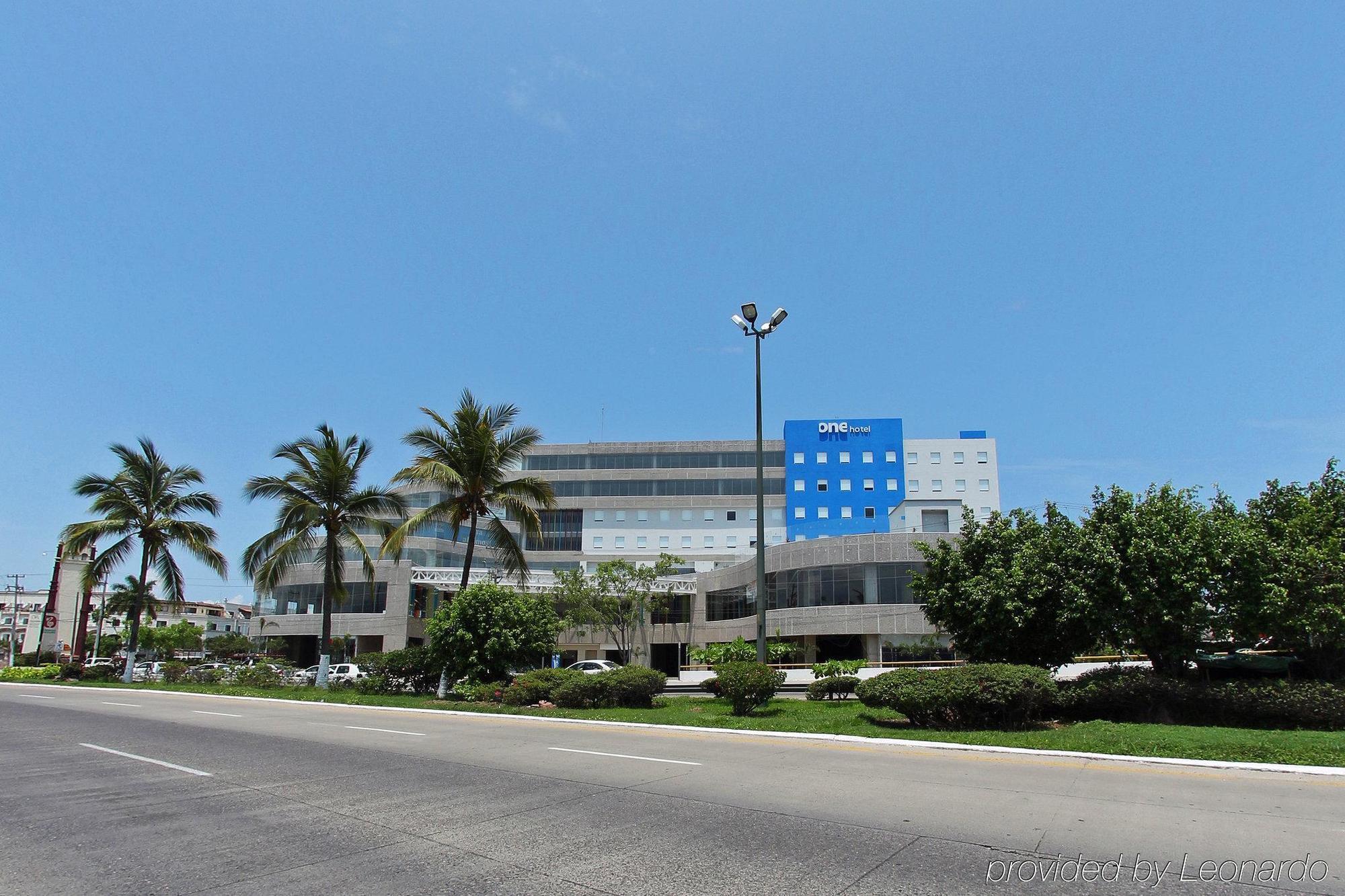 Hotel One Puerto Vallarta Aeropuerto Esterno foto